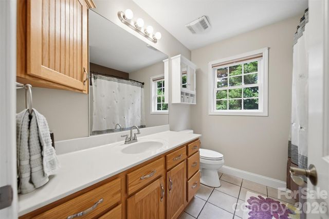 3315 47th Avenue Place NE, Hickory, NC 28601