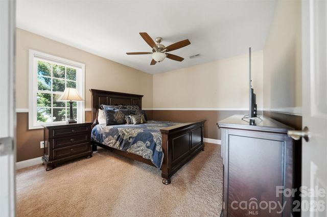 3315 47th Avenue Place NE, Hickory, NC 28601