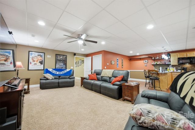 3315 47th Avenue Place NE, Hickory, NC 28601