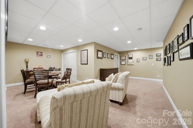 3315 47th Avenue Place NE, Hickory, NC 28601