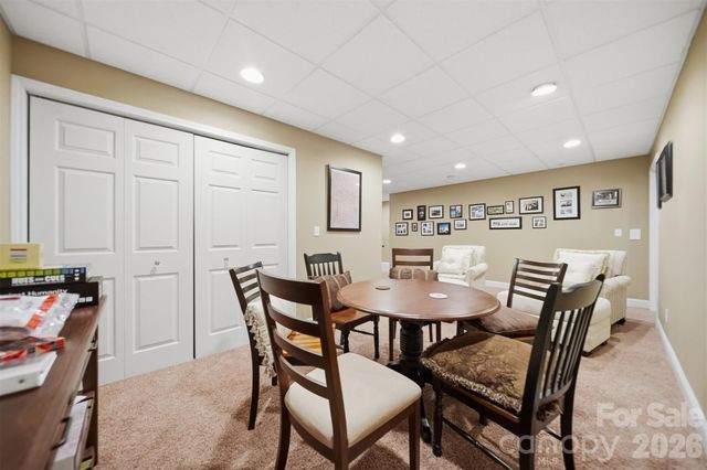 3315 47th Avenue Place NE, Hickory, NC 28601