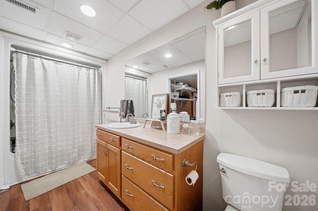 3315 47th Avenue Place NE, Hickory, NC 28601