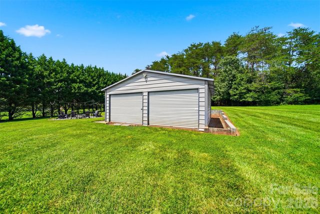 3315 47th Avenue Place NE, Hickory, NC 28601