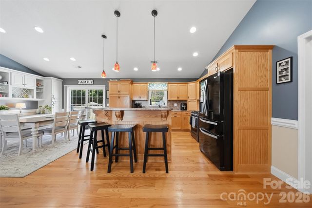 3315 47th Avenue Place NE, Hickory, NC 28601