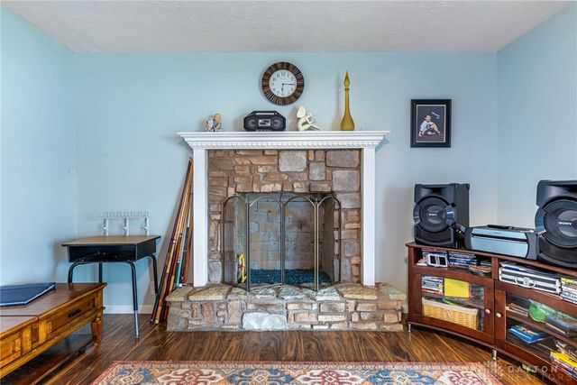 328 Pearhill Drive, West Carrollton, OH 45449