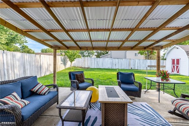 328 Pearhill Drive, West Carrollton, OH 45449