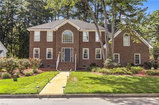 951 Forest Lakes CIR, Chesapeake, VA 23322