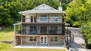 141 S Ash Street, Kuttawa, KY 42055