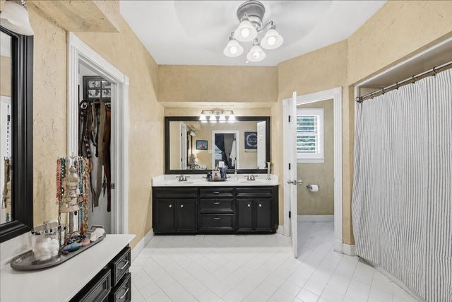 6411 N Fm 565 Road, Baytown, TX 77523
