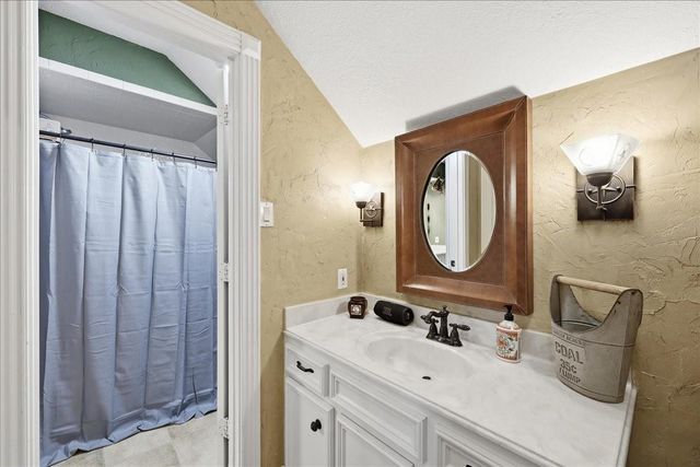 6411 N Fm 565 Road, Baytown, TX 77523