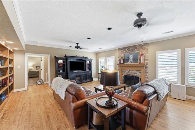 6411 N Fm 565 Road, Baytown, TX 77523