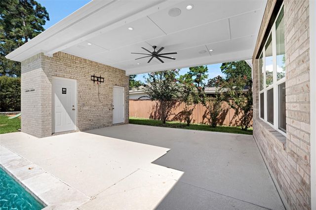 83 W Canyon Wren Circle, The Woodlands, TX 77389