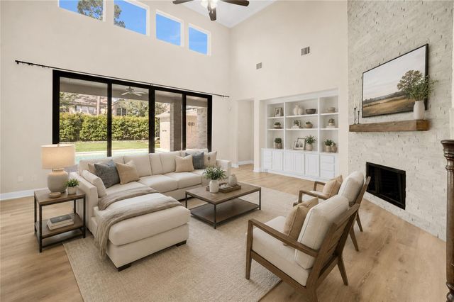 83 W Canyon Wren Circle, The Woodlands, TX 77389