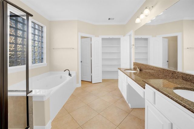83 W Canyon Wren Circle, The Woodlands, TX 77389