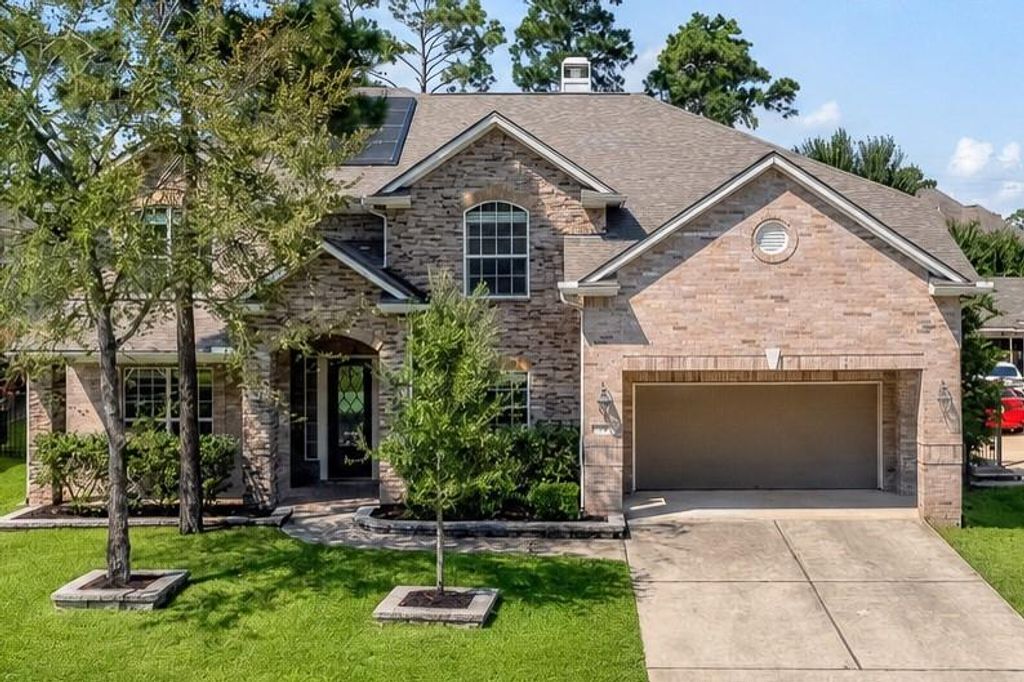 83 W Canyon Wren Circle, The Woodlands, TX 77389