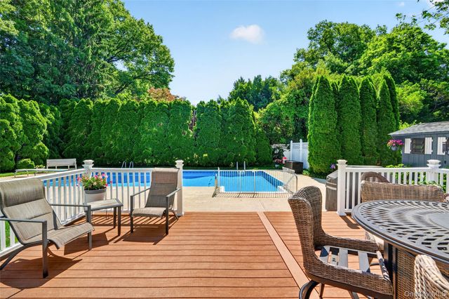 10 N Edsall Avenue, Nanuet, NY 10954