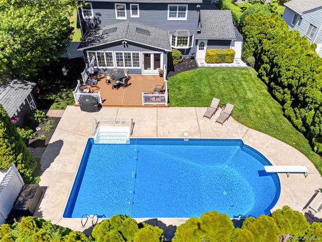 10 N Edsall Avenue, Nanuet, NY 10954