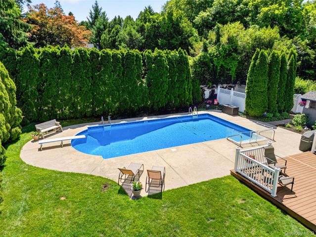 10 N Edsall Avenue, Nanuet, NY 10954