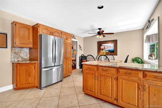 10 N Edsall Avenue, Nanuet, NY 10954