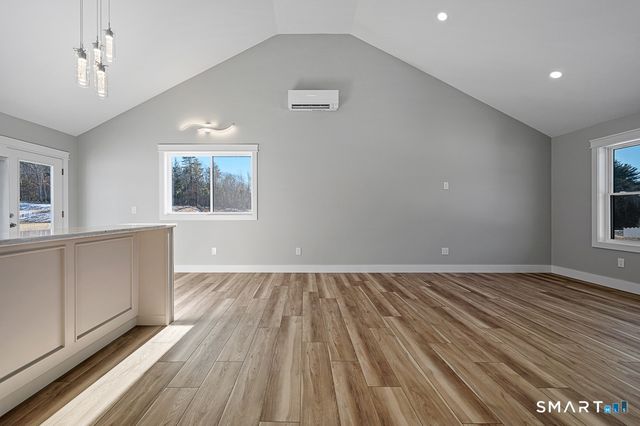 121 New Road, Thompson, CT 06277