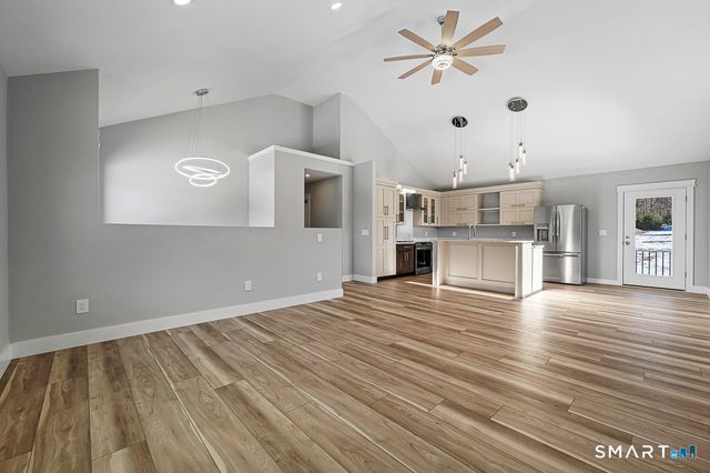 121 New Road, Thompson, CT 06277