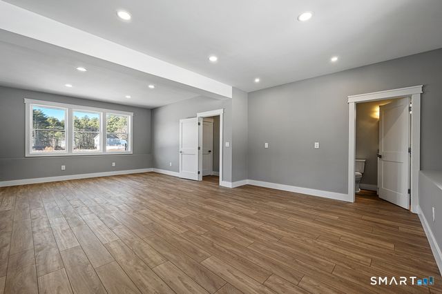 121 New Road, Thompson, CT 06277