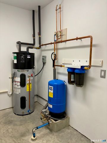 121 New Road, Thompson, CT 06277