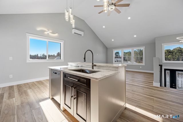 121 New Road, Thompson, CT 06277