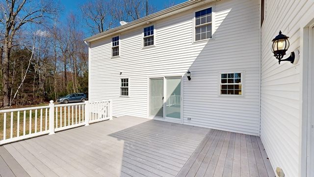 4 Laurel Street, Hubbardston, MA 01452