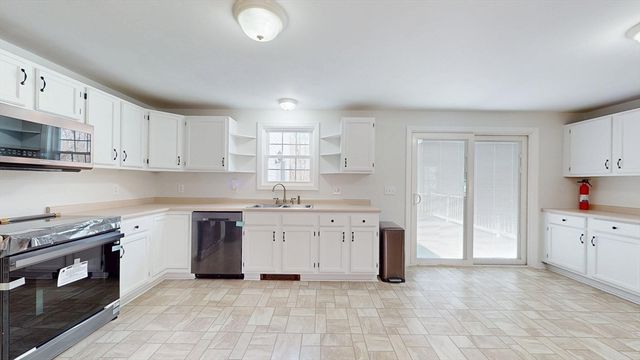 4 Laurel Street, Hubbardston, MA 01452