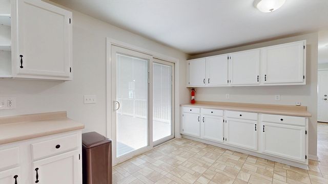 4 Laurel Street, Hubbardston, MA 01452