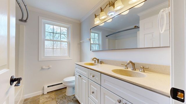 4 Laurel Street, Hubbardston, MA 01452