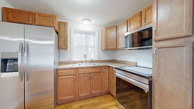 4 Laurel Street, Hubbardston, MA 01452