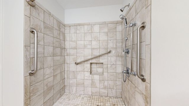 4 Laurel Street, Hubbardston, MA 01452