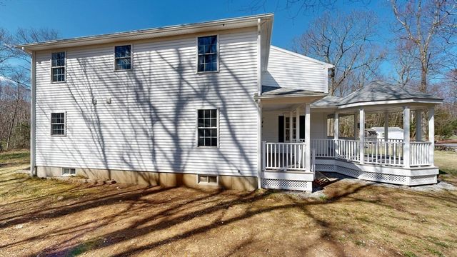 4 Laurel Street, Hubbardston, MA 01452