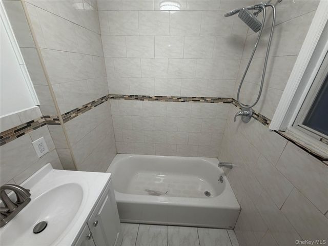 7150 73rd Place, Glendale, NY 11385