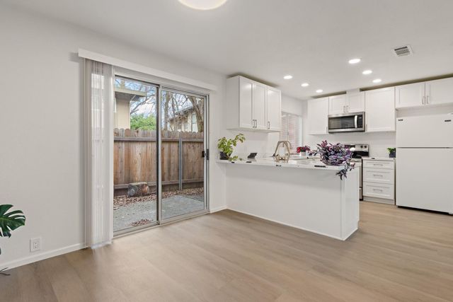 1577 Drake Dr, Davis, CA 95616