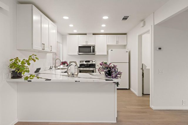 1577 Drake Dr, Davis, CA 95616