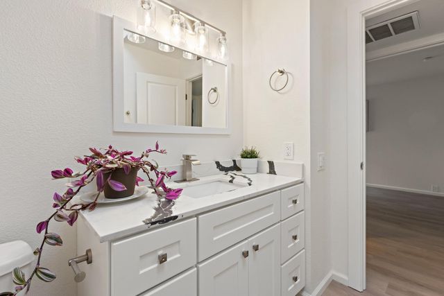 1577 Drake Dr, Davis, CA 95616