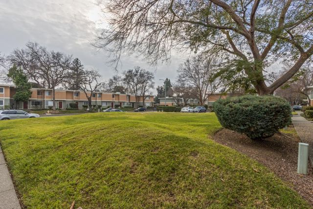 1577 Drake Dr, Davis, CA 95616