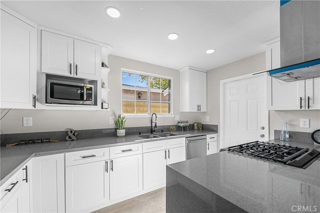 37410 Larkin Avenue, Palmdale, CA 93550