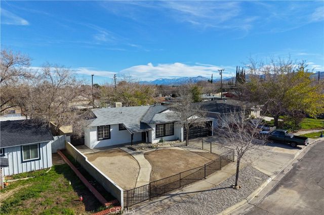 37410 Larkin Avenue, Palmdale, CA 93550