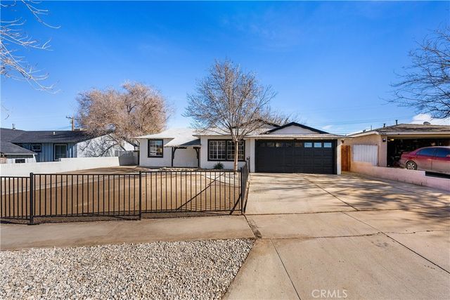 37410 Larkin Avenue, Palmdale, CA 93550