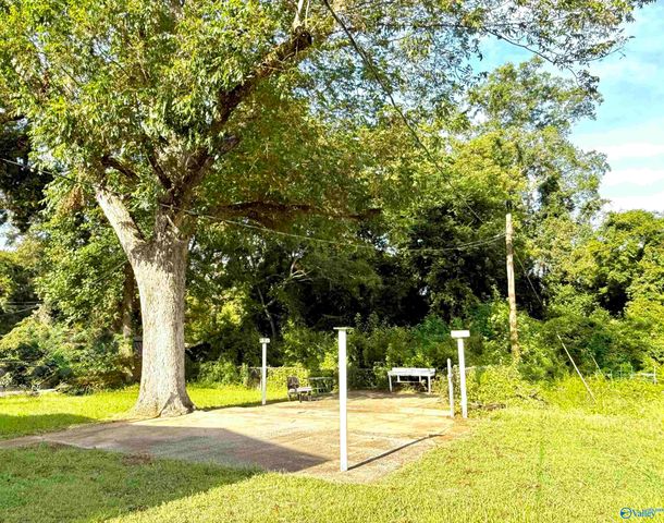 930 S 11th Street, Gadsden, AL 35901