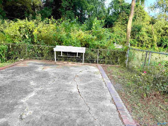930 S 11th Street, Gadsden, AL 35901
