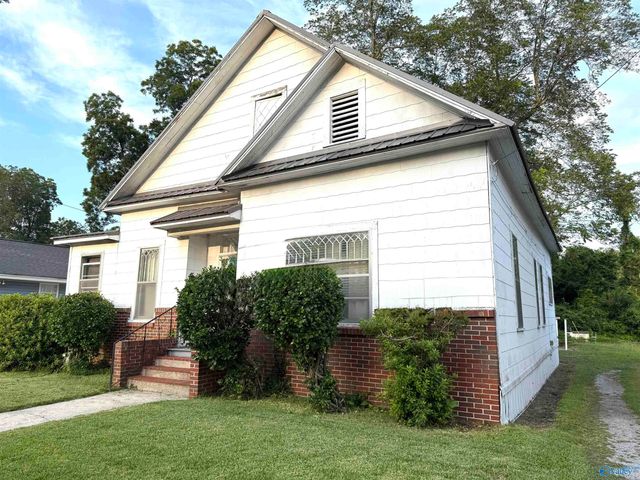 930 S 11th Street, Gadsden, AL 35901