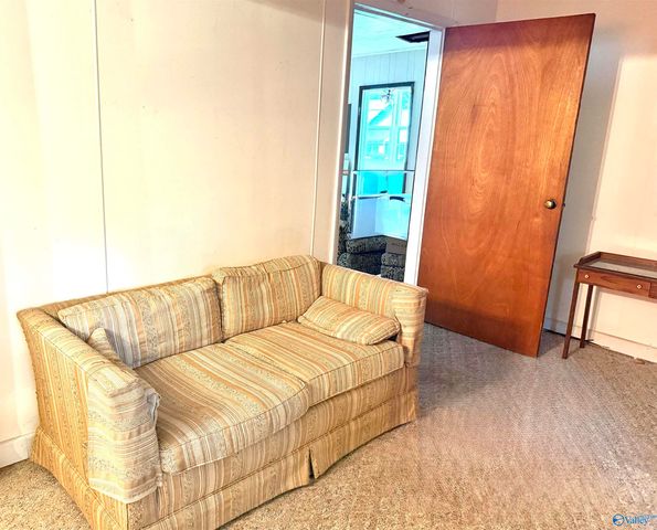 930 S 11th Street, Gadsden, AL 35901