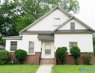 930 S 11th Street, Gadsden, AL 35901
