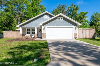 210 N SAINT CLAIR Street, Starke, FL 32091
