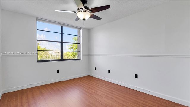 13000 SW 92nd Ave B407, Miami, FL 33176